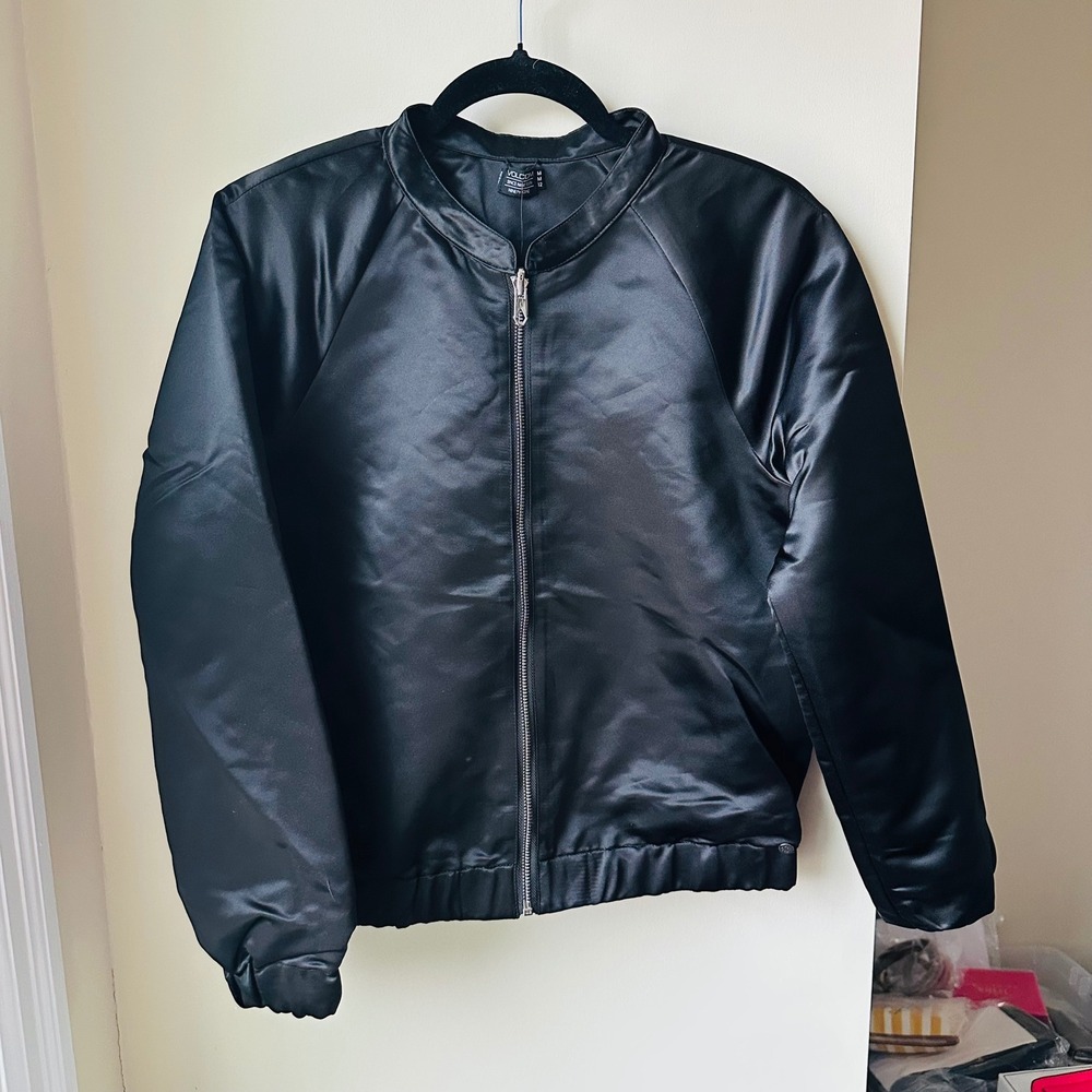 Volcom Womens Reversible‎ Satin Bomber Jacket Black Graphic Zip Up Medium NEW - Picture 2 of 9